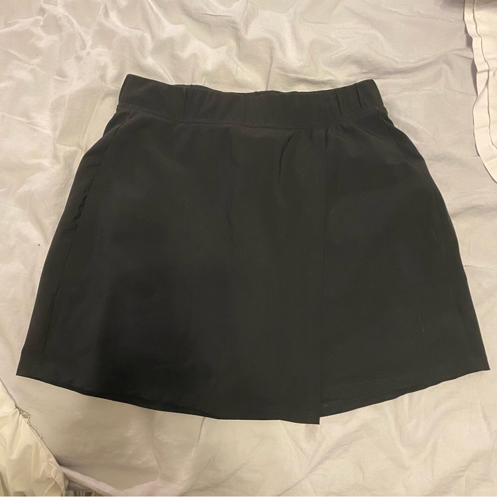Abercrombie & Fitch black skort
